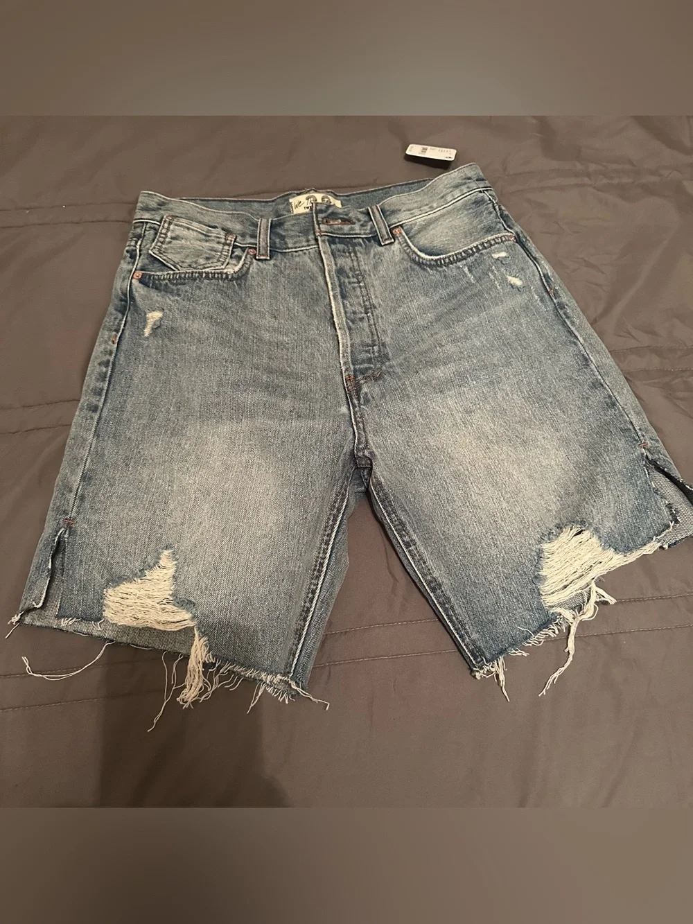 We The Free Free People Distressed High Rise Cutoff Jorts Size 28 NWT
